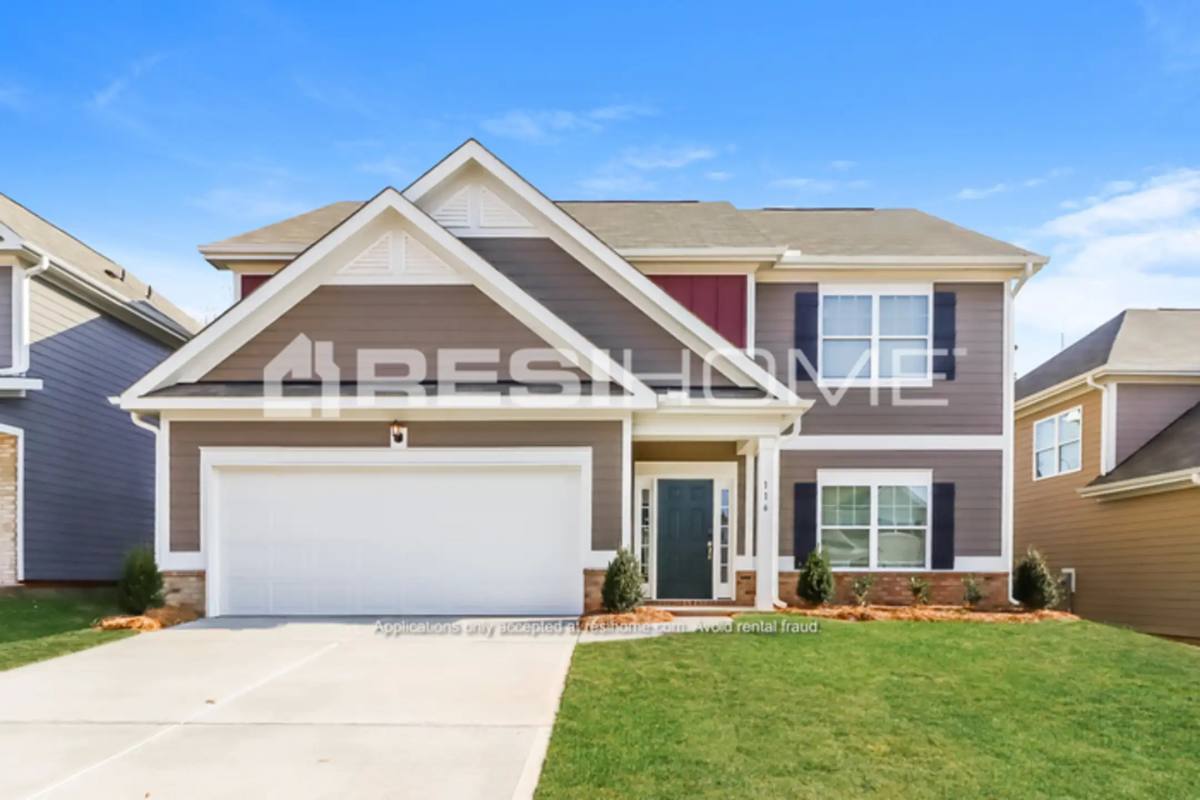 House for rent at 106 Queenshall Rd, Mooresville, NC 28117