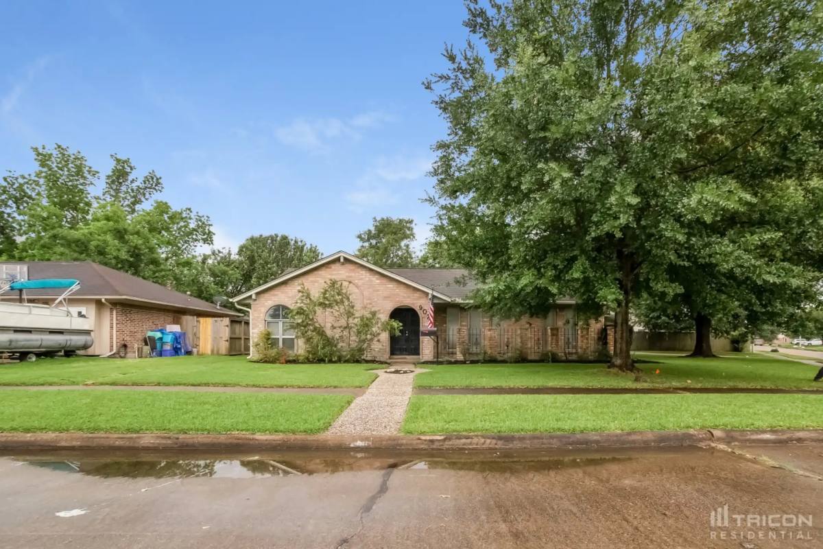 House for rent at 902 La Nell Dr, Deer Park, TX 77536