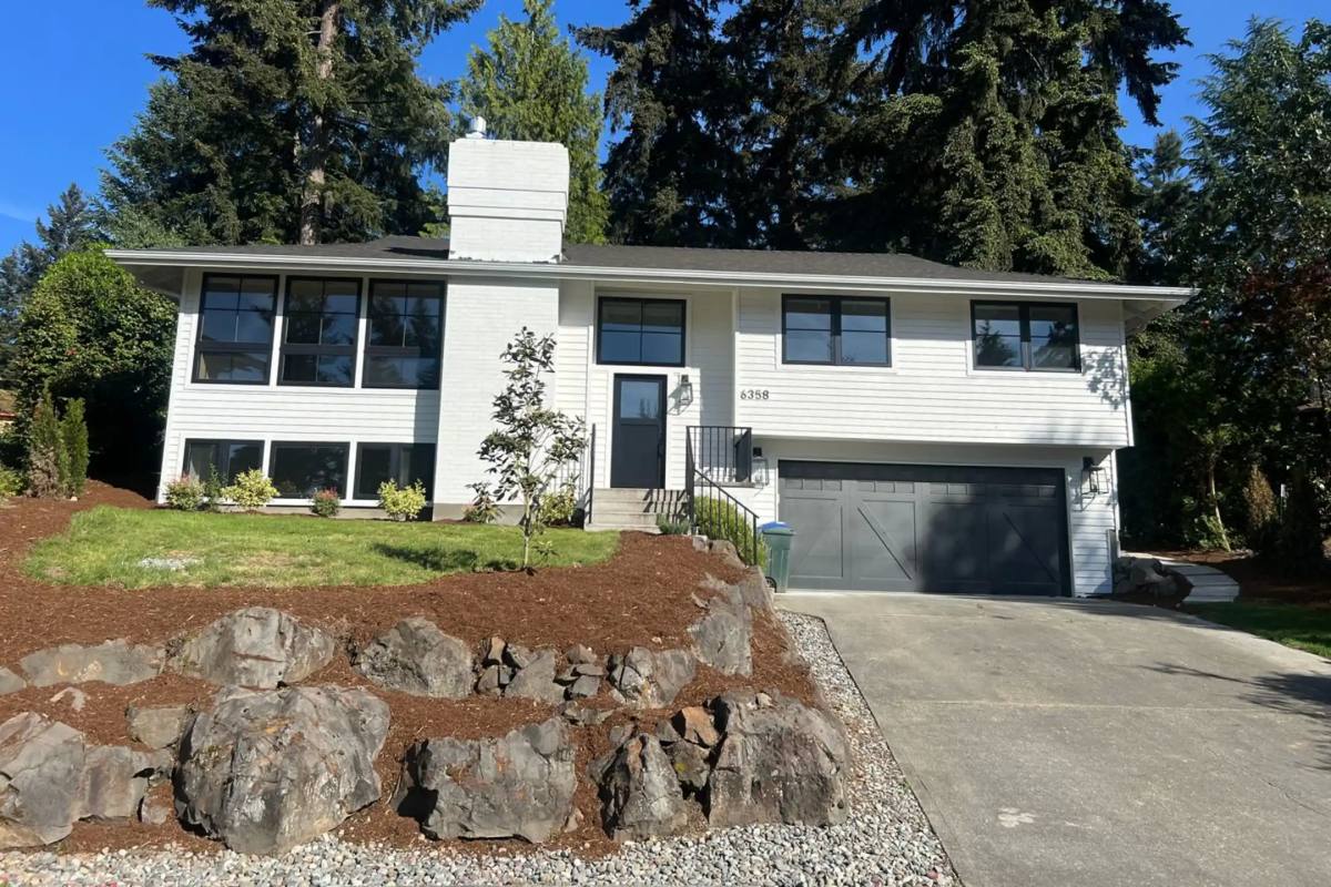 House for rent at 6358 121st Ave SE, Bellevue, WA 98006