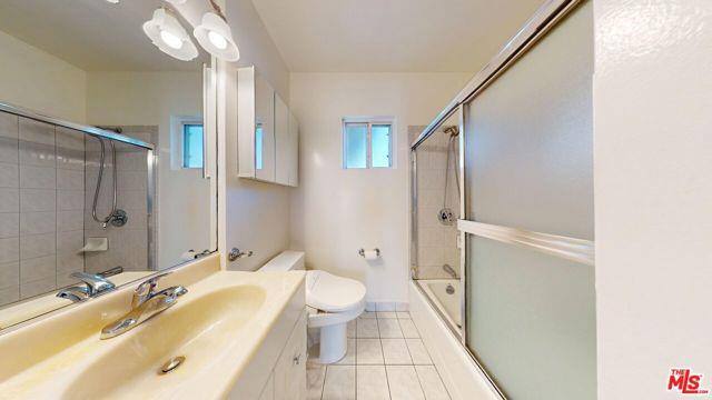 House for rent at 14013 Addison St, Sherman Oaks, CA 91423