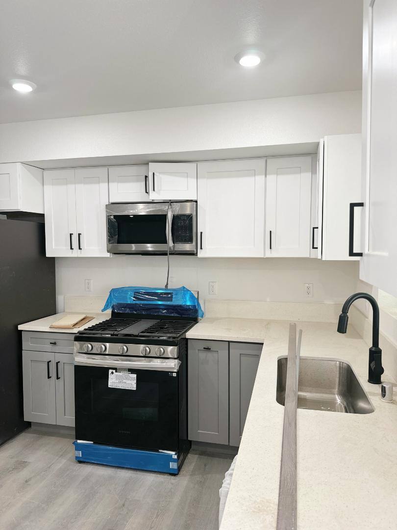 Apartment for rent at 1299 W 36th Place #101, Los Angeles, CA 90007