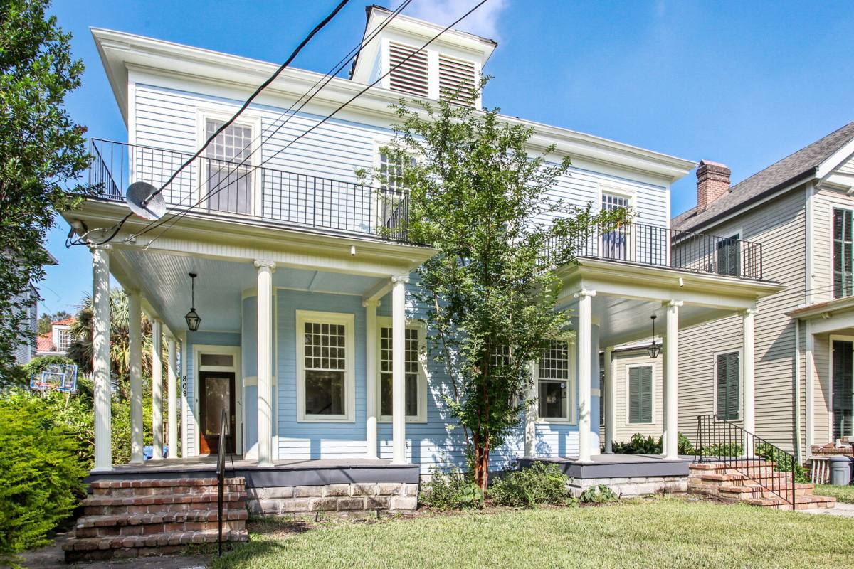 Apartment for rent at 808 Pine St, New Orleans, LA 70118