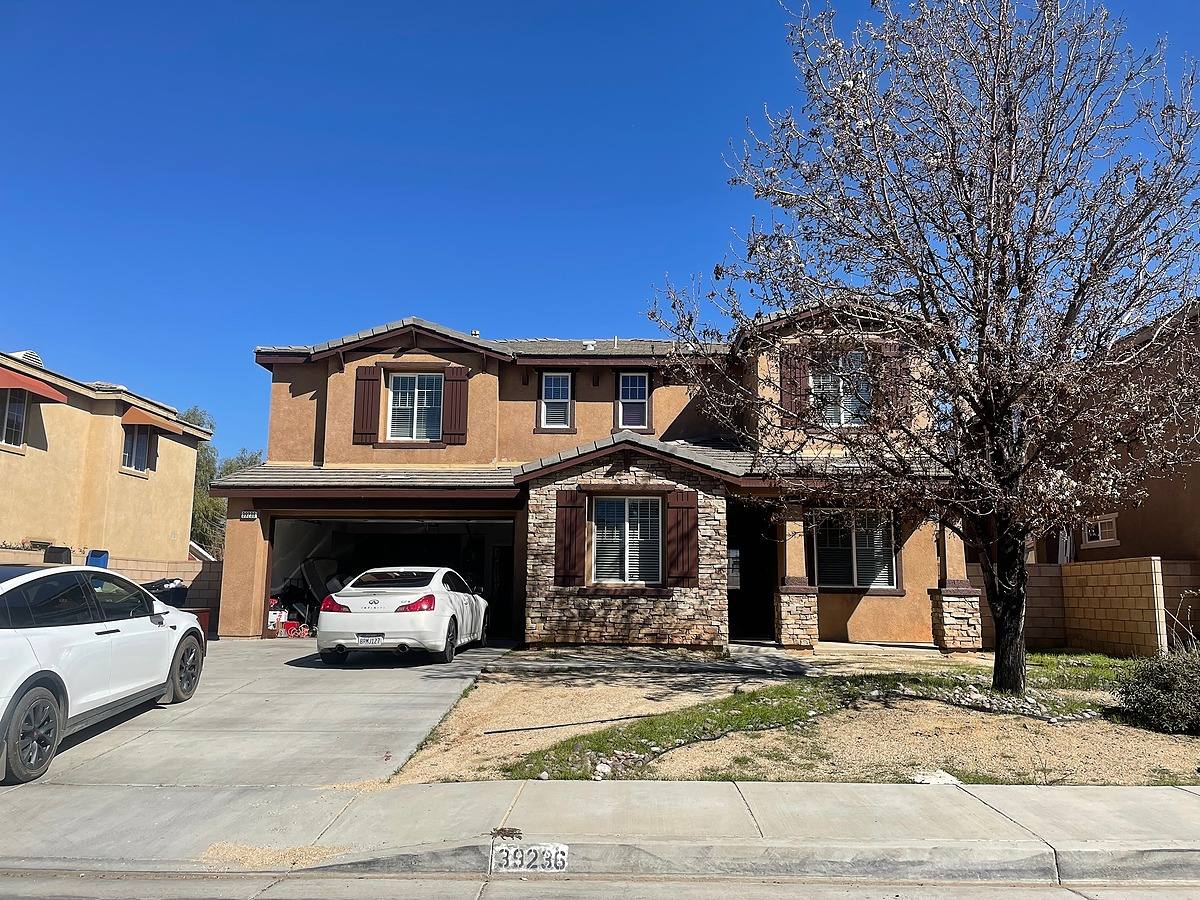 House for rent at 39236 Victoria St, Palmdale, CA 93551