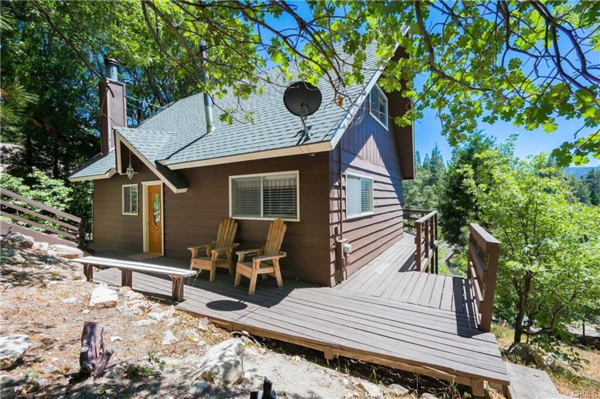 House for rent at 676 Grass Valley Rd, Lake Arrowhead, CA 92352