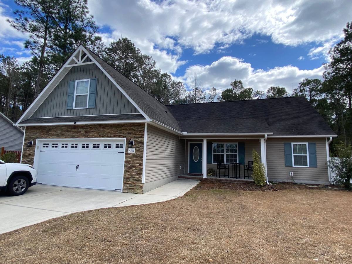 House for rent at 860 Old Folkstone Rd, Sneads Ferry, NC 28460