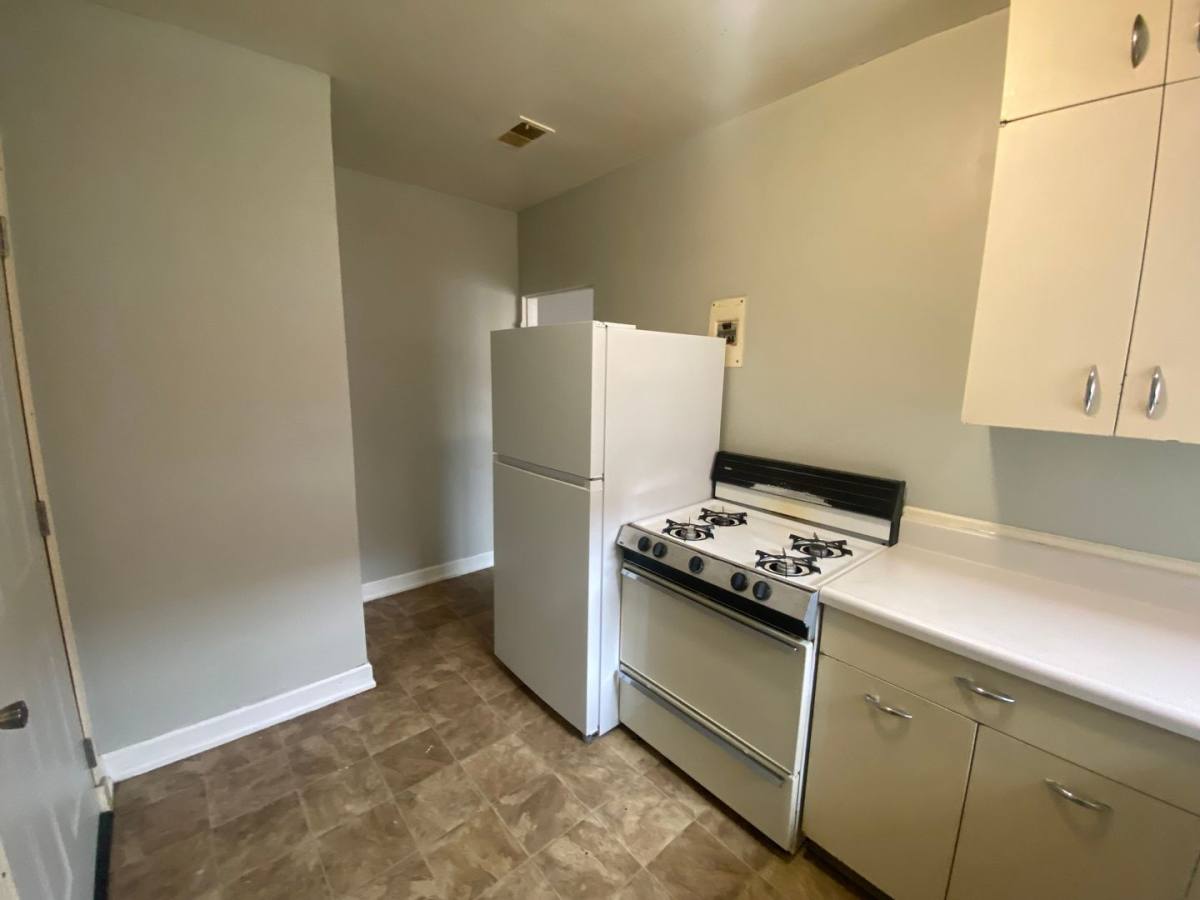 Apartment for rent at 806 State St, Bettendorf, IA 52722