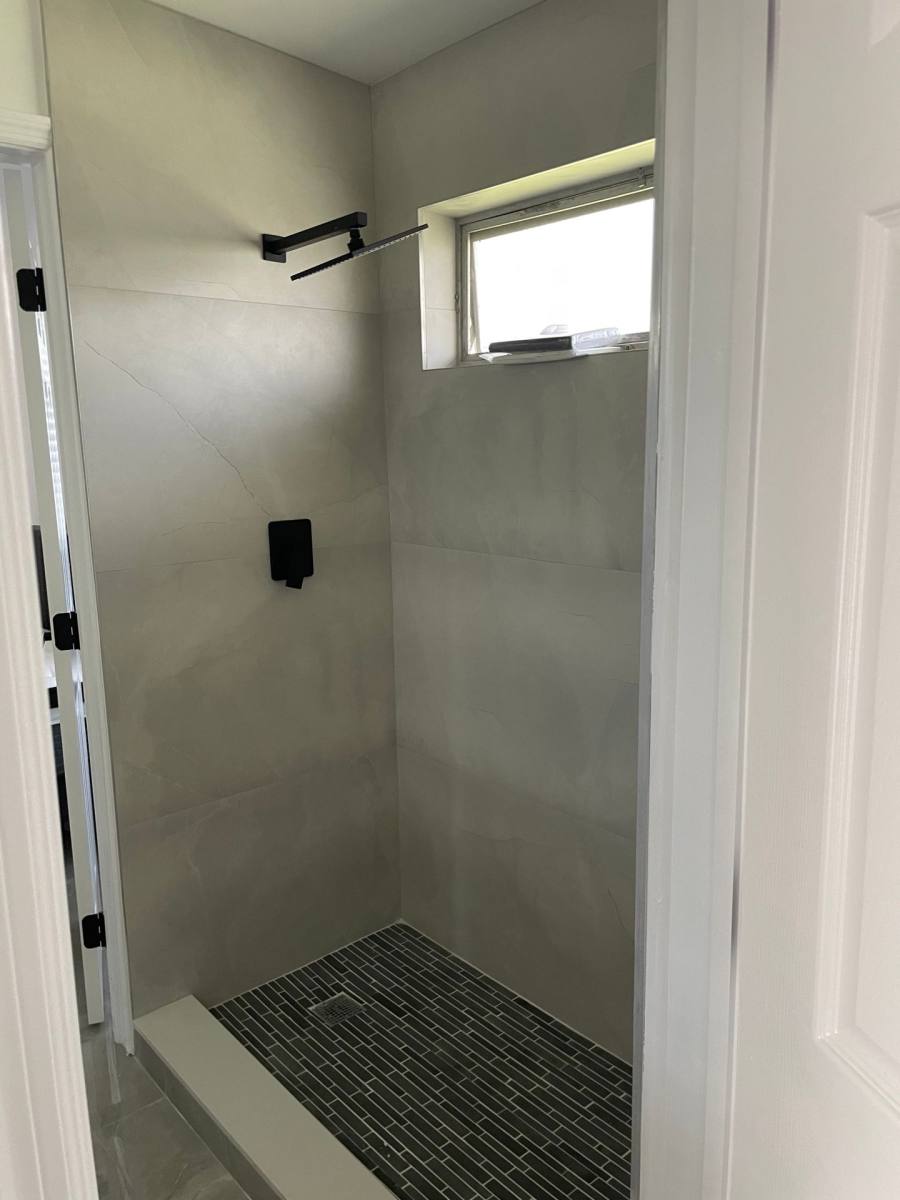 Apartment for rent at 212 NE 8th Ave, Hallandale, FL 33009