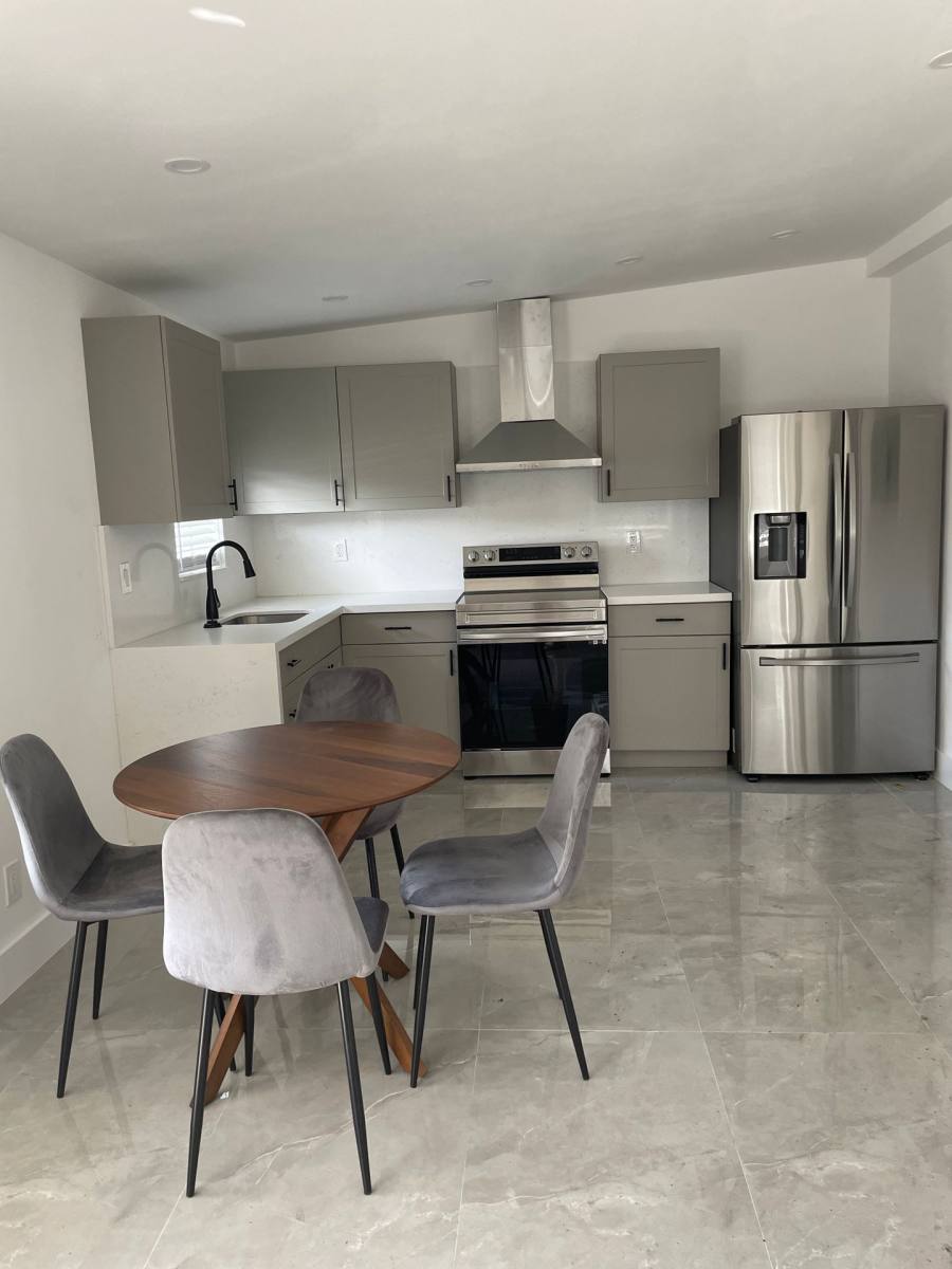 Apartment for rent at 212 NE 8th Ave, Hallandale, FL 33009