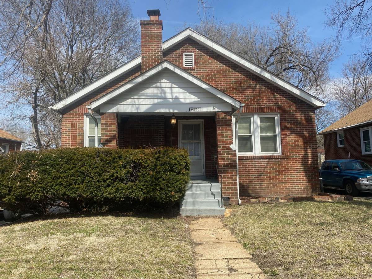 House for rent at 9279 E Breckenridge Rd, Saint Louis, MO 63114
