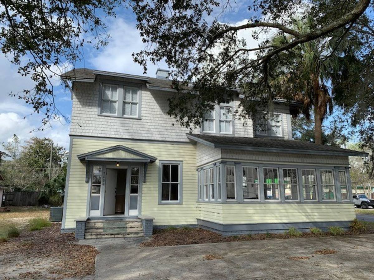 House for rent at 1004-1006 SW 1st Ave, Gainesville, FL 32601