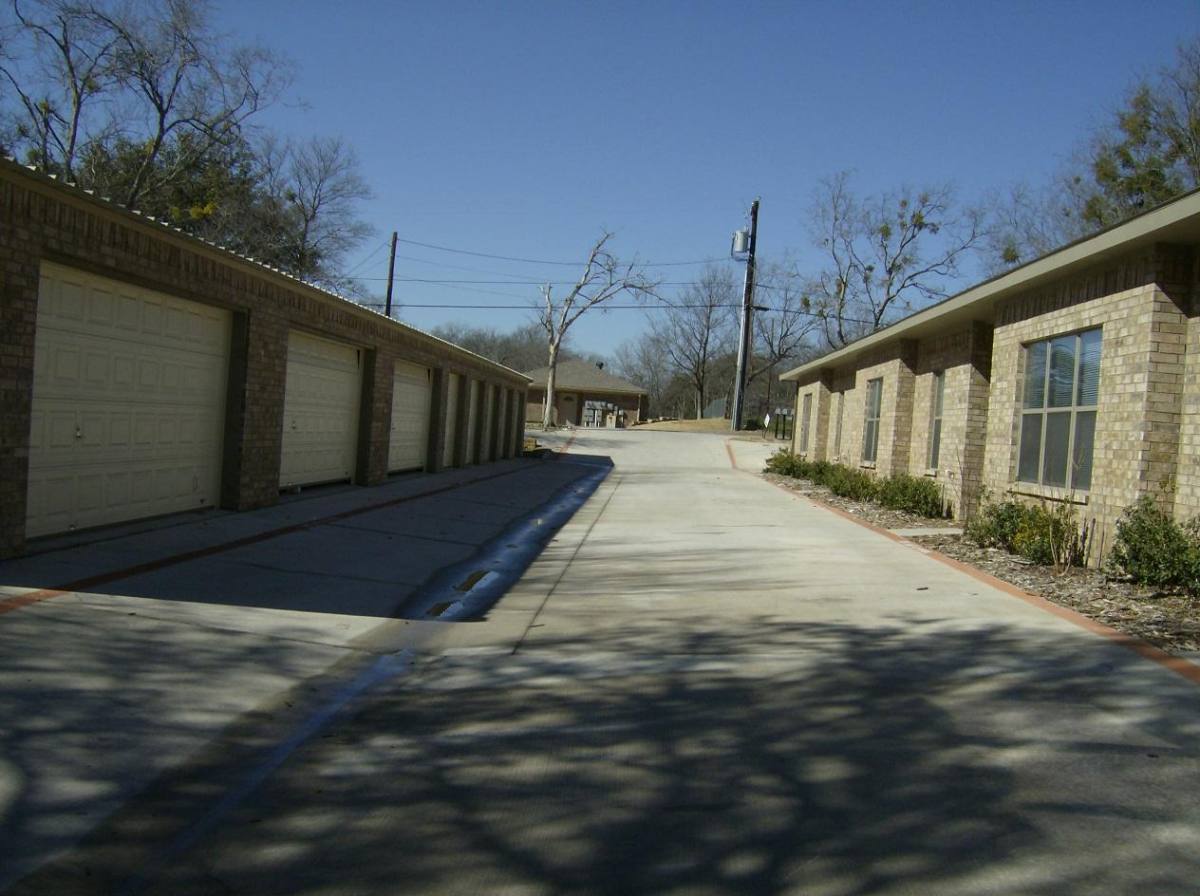 Apartment for rent at 219 S Line, Weatherford, TX 76086