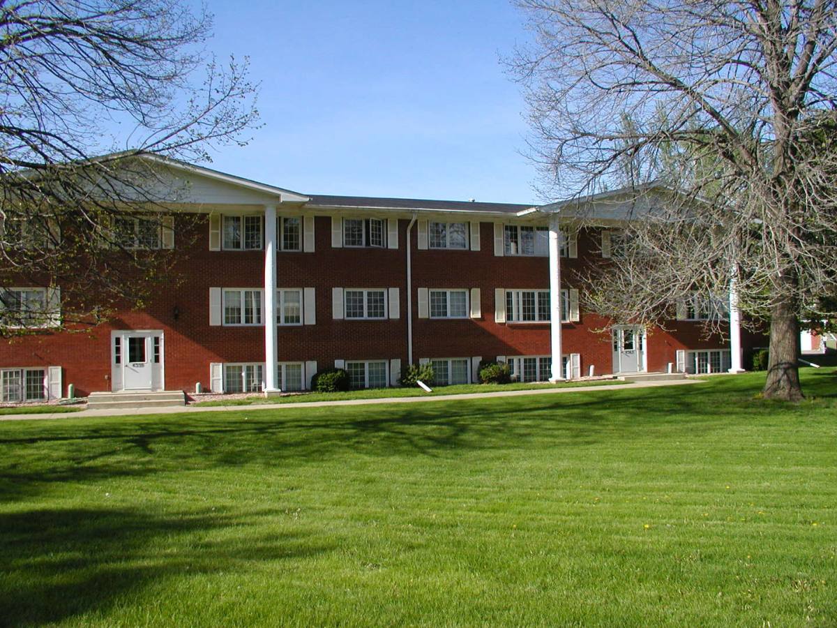 Apartment for rent at 4351-4365 Lincoln Way, Sioux City, IA 51106