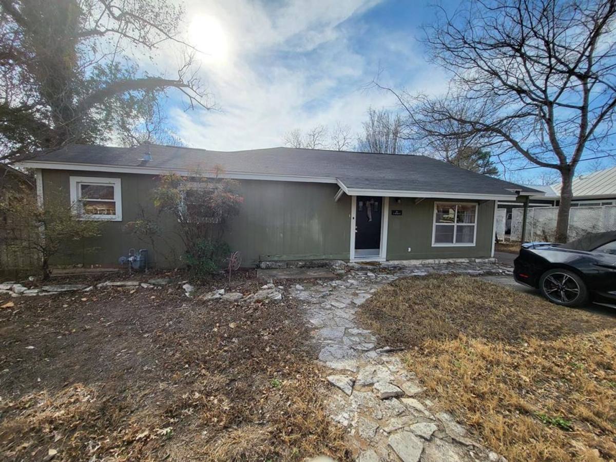 House for rent at 311 W Burbank, Fredericksburg, TX 78624