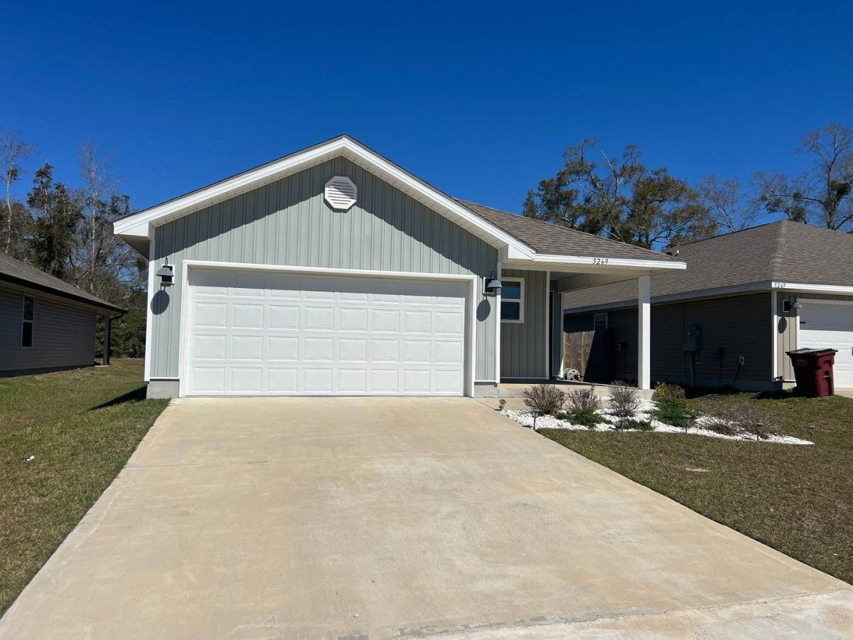 House for rent at 5269 Peach Dr, Milton, FL 32571