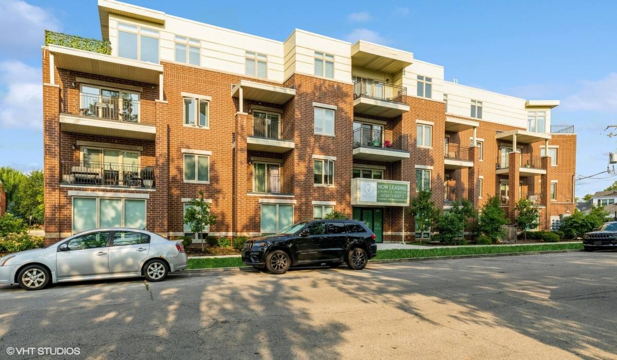Apartment for rent at 1212 Vine Ave, Park Ridge, IL 60068