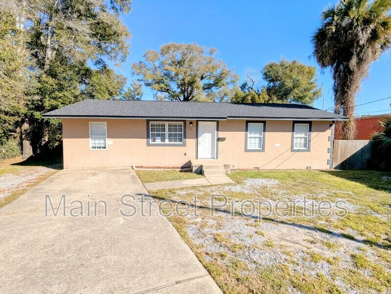 House for rent at 1014 W Cervantes St, Pensacola, FL 32501