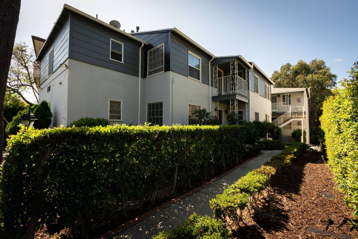Apartment for rent at 621 Midvale Ave, Los Angeles, CA 90024