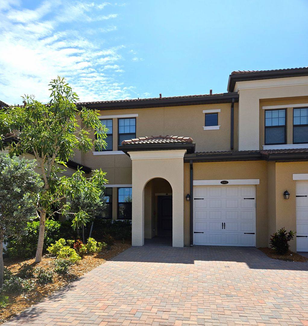 Condo for rent at 10039 Crooked Creek, Venice, FL 34293