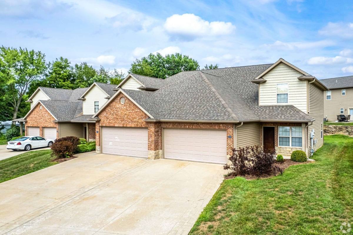 Apartment for rent at 1401 Rolling Rock Dr, Columbia, MO 65201