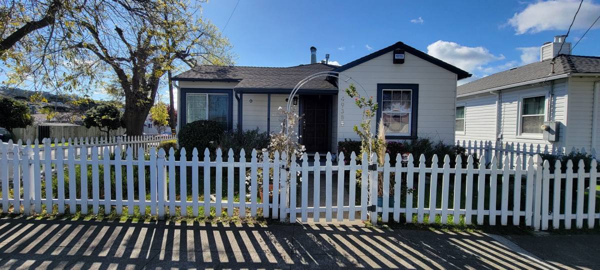 House for rent at 4938 Clinton Ave, Richmond, CA 94805