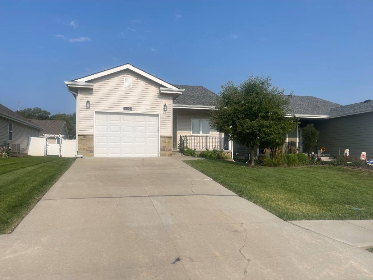 House for rent at 7806 S 23rd St, Bellevue, NE 68147