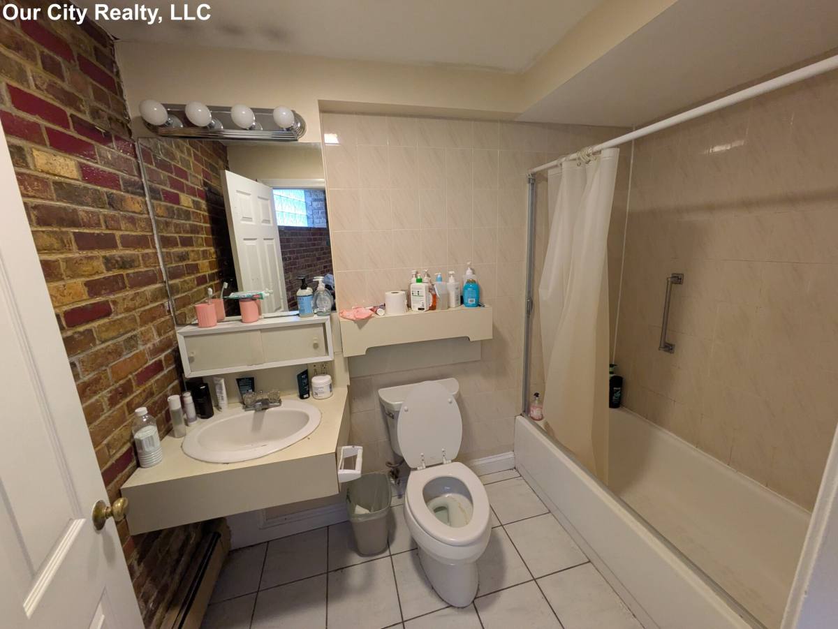Apartment for rent at 12 Mount Auburn St #2, Cambridge, MA 02138