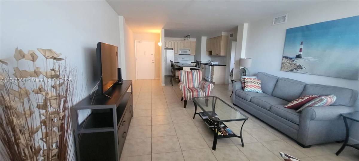 Apartment for rent at 245 18th St #505, Miami Beach, FL 33139