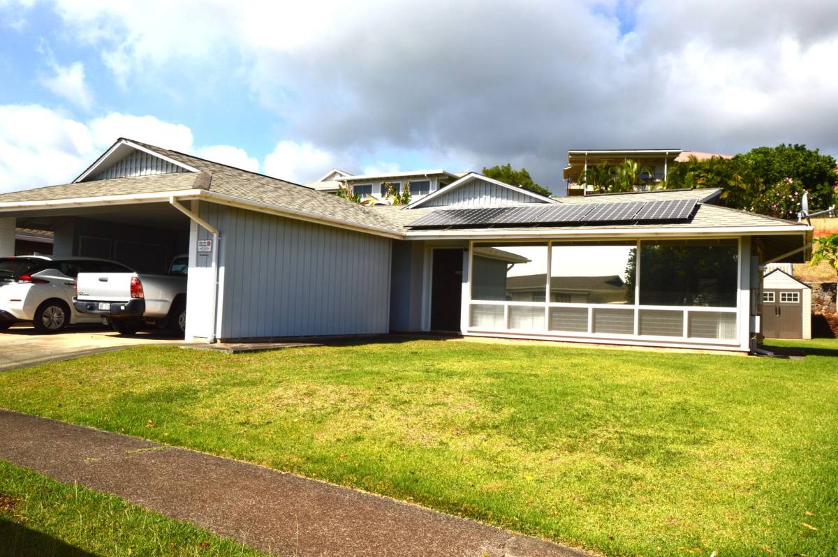 House for rent at 98-1216 Kaamilo St, Aiea, HI 96701
