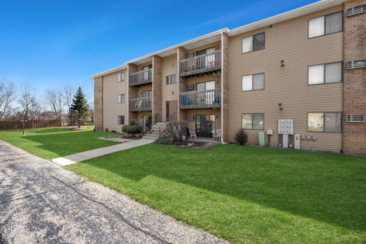 Apartment for rent at 645 Virginia Rd, Crystal Lake, IL 60014
