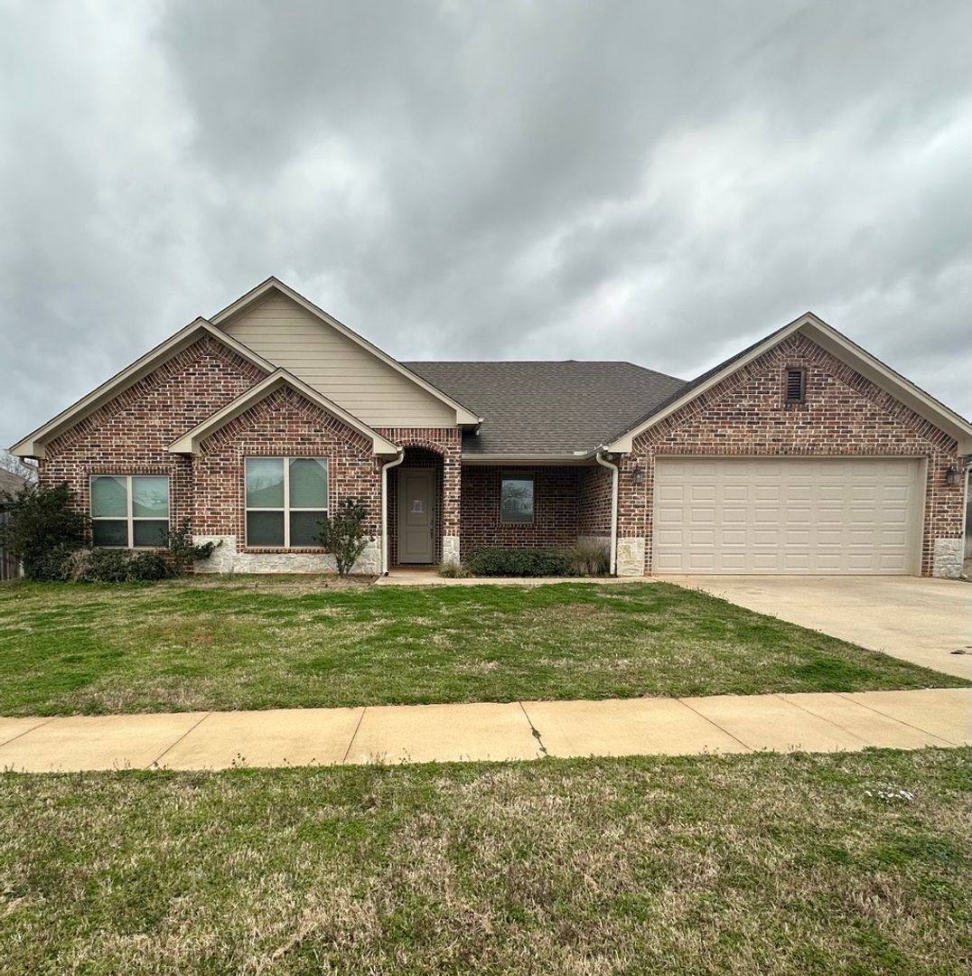 House for rent at 1000 Sunny Meadows, Whitehouse, TX 75791