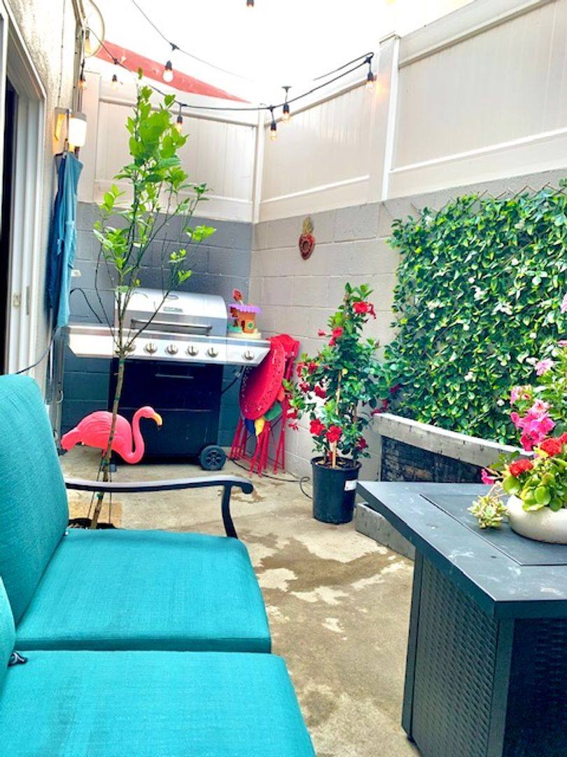 Townhouse for rent at 708 S Prospect Ave, Redondo Beach, CA 90277