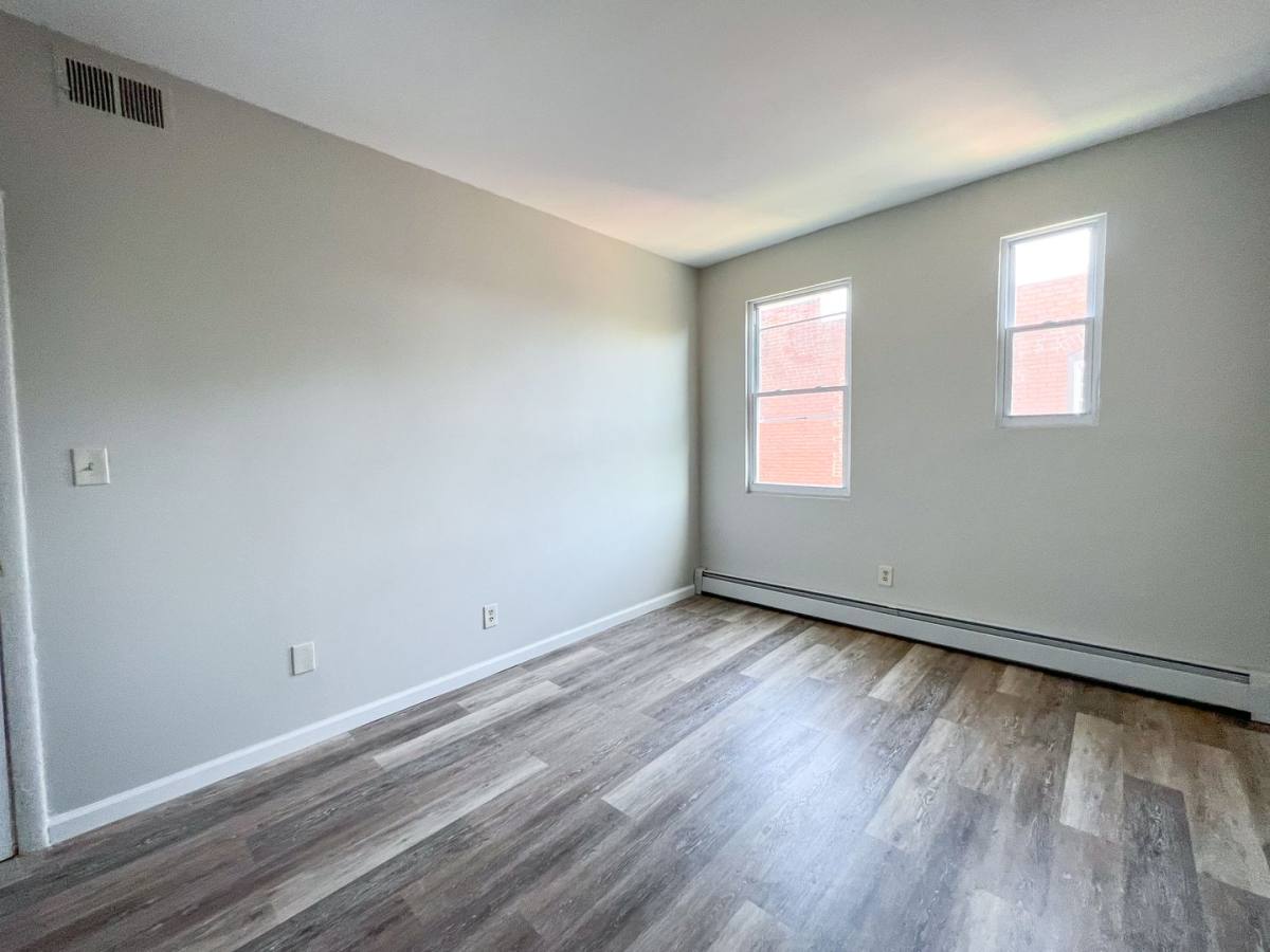 Apartment for rent at 418-420 Garden St, Hartford, CT 06112