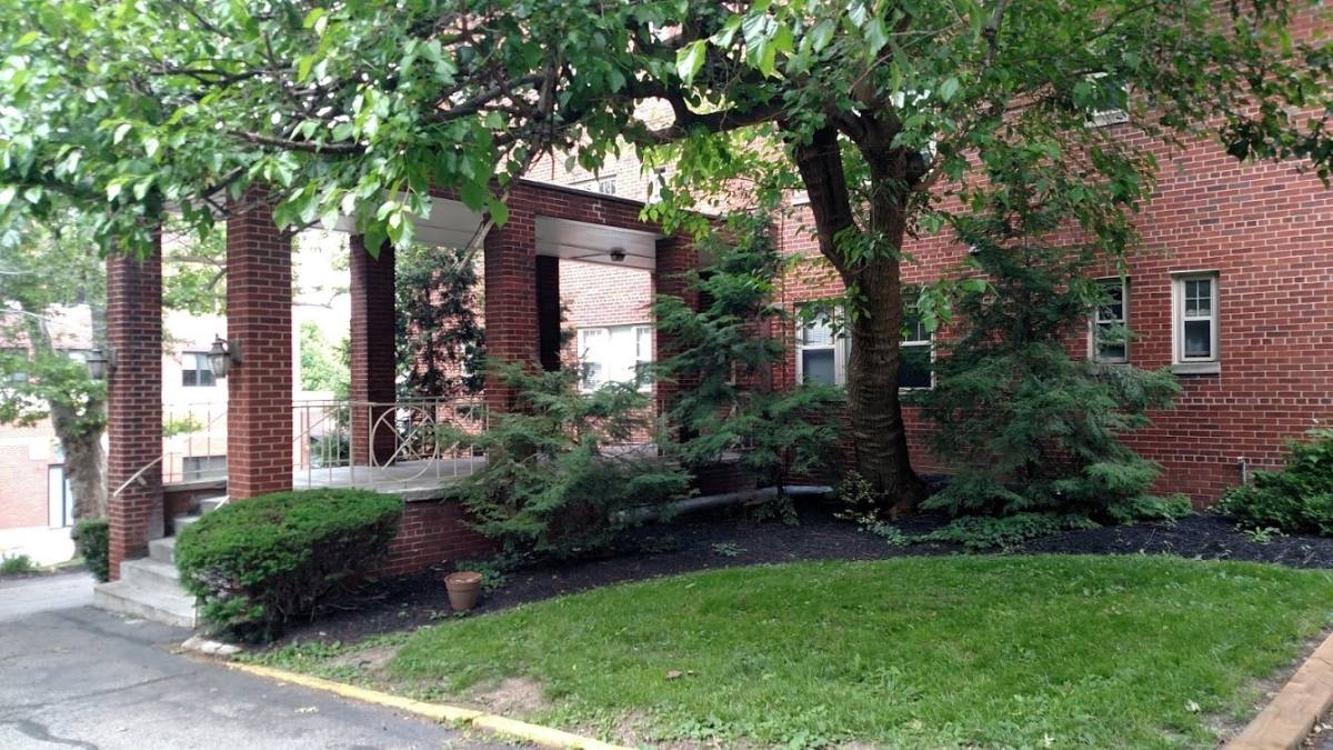 Apartment for rent at 5300 Fifth Ave, Pittsburgh, PA 15232