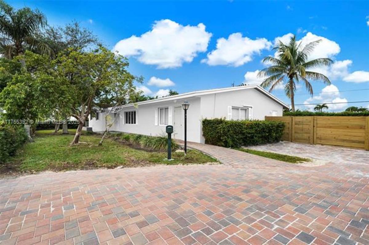 House for rent at 8500 SW 87th Ave, Miami, FL 33173