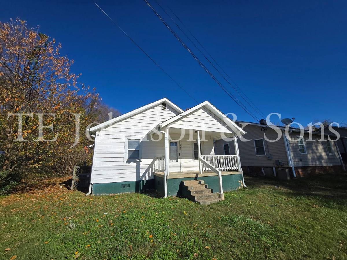 House for rent at 927 Gillete St, Winston Salem, NC 27105
