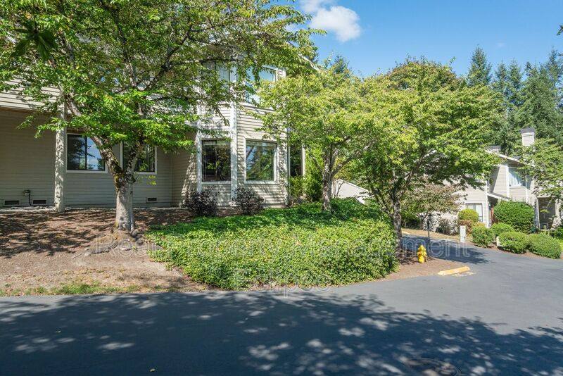Condo for rent at 9009 Avondale Rd NE #K121, Redmond, WA 98052