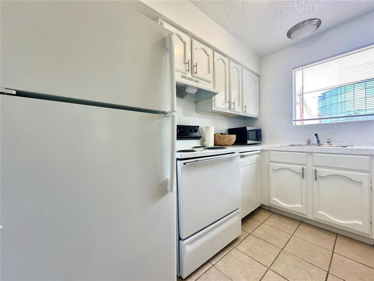 Condo for rent at 2410 Longview St, Austin, TX 78705