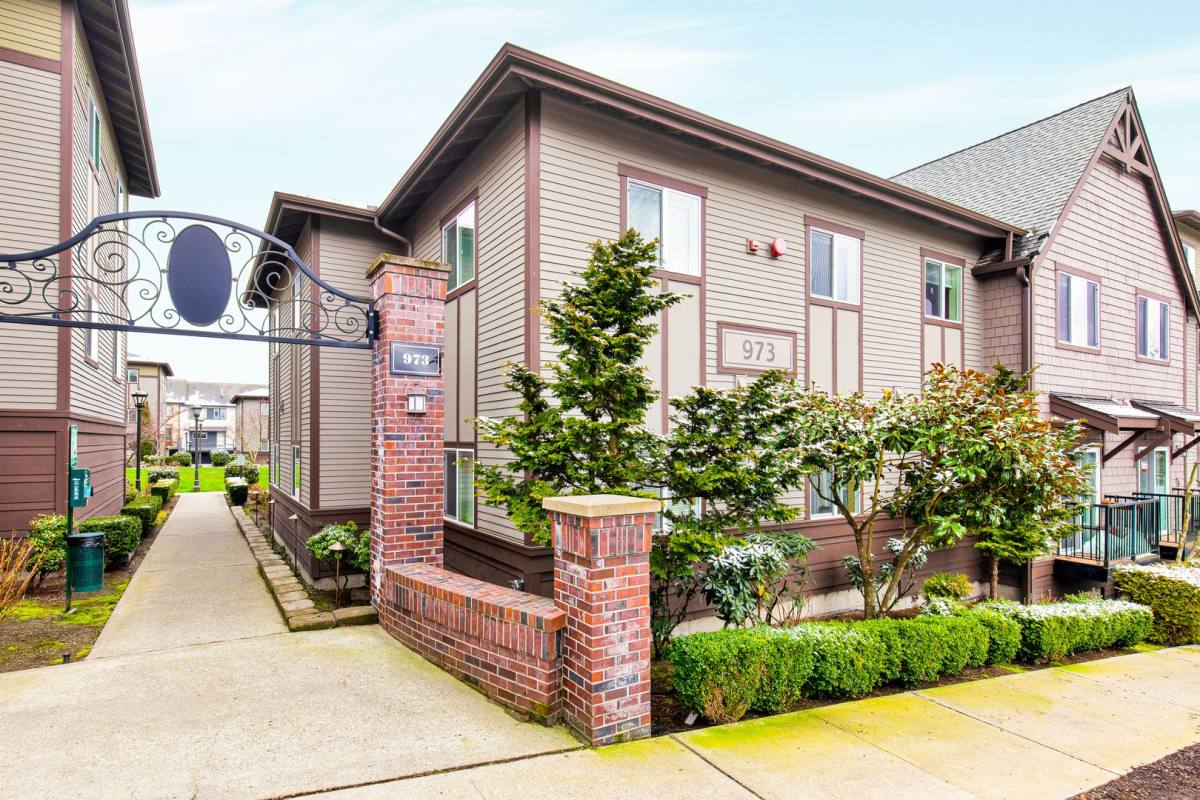 Condo for rent at 973 NE Ingram St #304, Issaquah, WA 98029