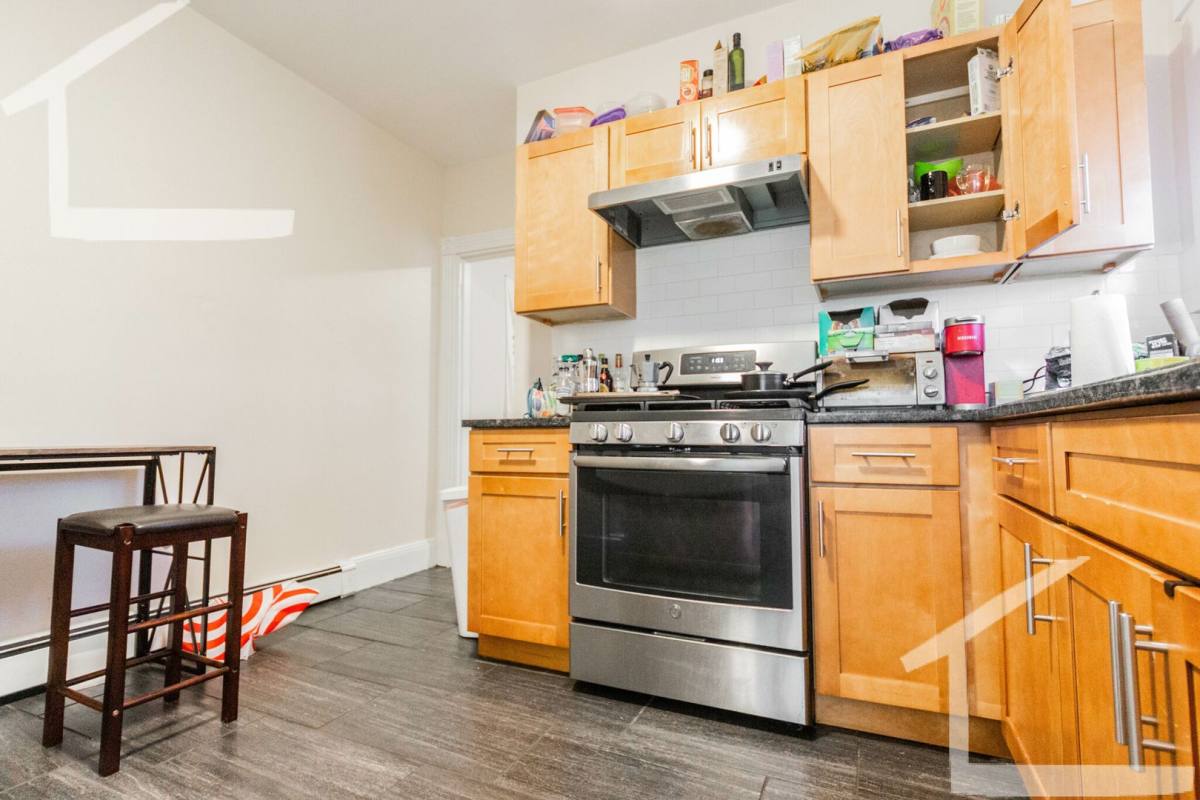 Apartment for rent at 10 Chester St #2E, Allston, MA 02134