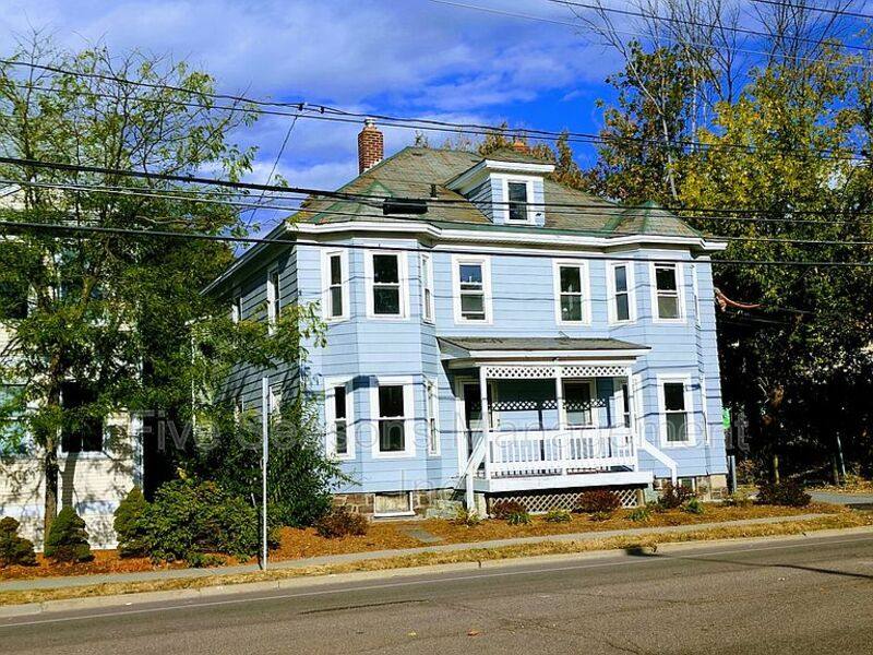 Townhouse for rent at 1036 N Ave #2, Burlington, VT 05408