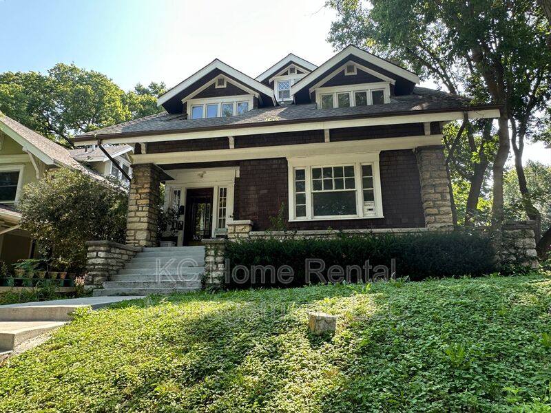 Apartment for rent at 3631 Pennsylvania Ave, Kansas City, MO 64111