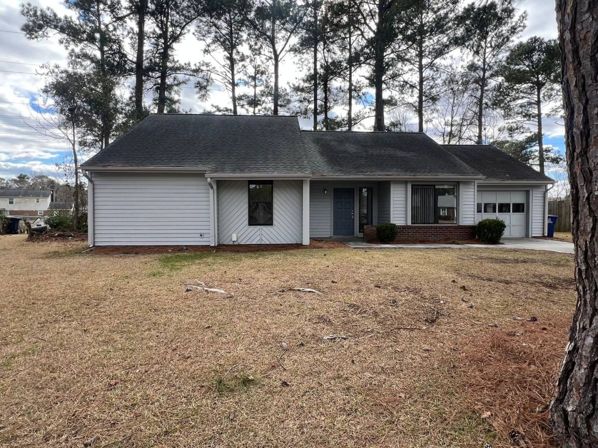 House for rent at 119 Silver Leaf Dr, Jacksonville, NC 28546