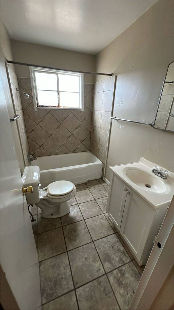 Apartment for rent at 402 Monroe NE, Albuquerque, NM 87108