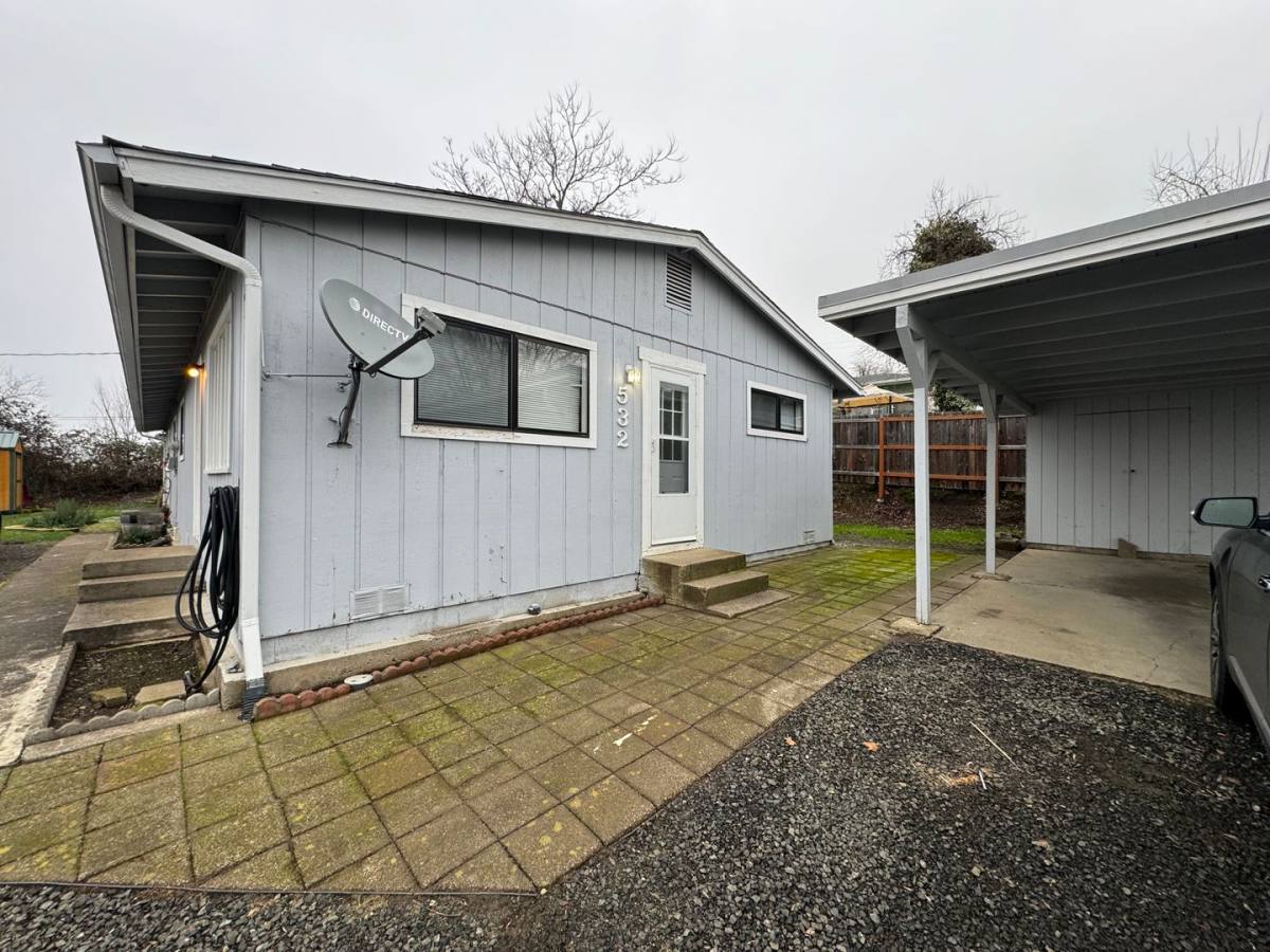 Apartment for rent at 532 NW Cecil Ave, Roseburg, OR 97470