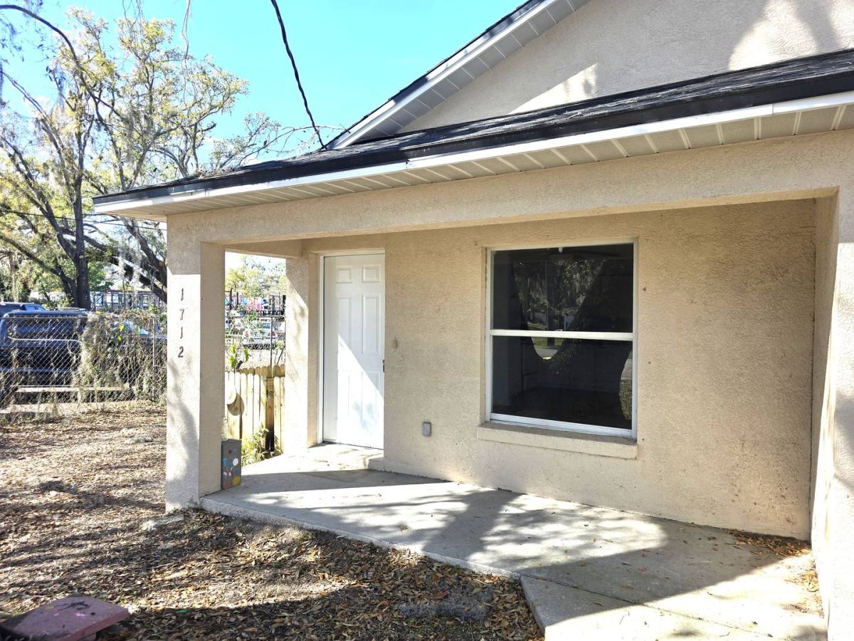 House for rent at 1712 W Palmetto Ave, Plant City, FL 33566