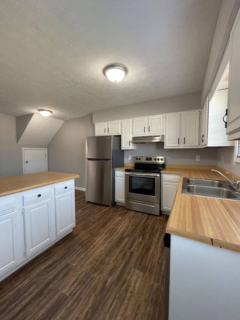 Apartment for rent at 424 Garden City Dr, Richmond, KY 40475