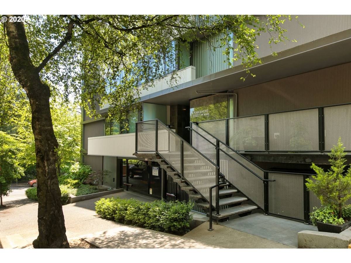 Apartment for rent at 2020 SW Main St, Portland, OR 97205