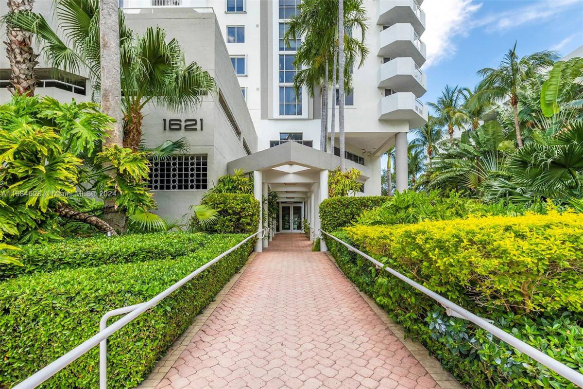 Apartment for rent at 1621 Bay Rd, Miami Beach, FL 33139