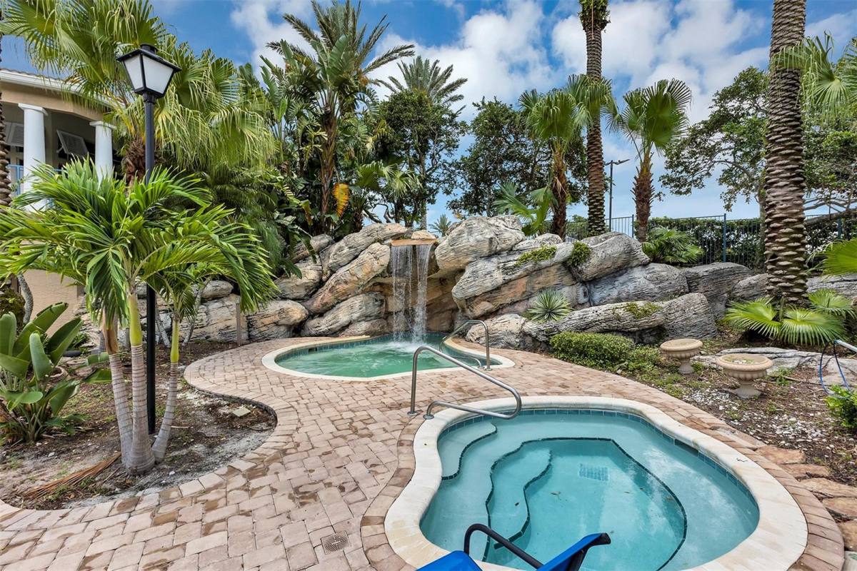7360 Westpointe Blvd #125, Orlando, FL 32835 - Condo for Rent - Image 4