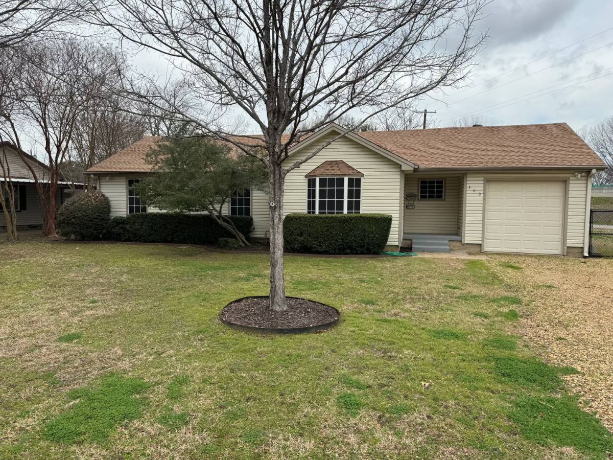 House for rent at 303 Ave C, Seagoville, TX 75159